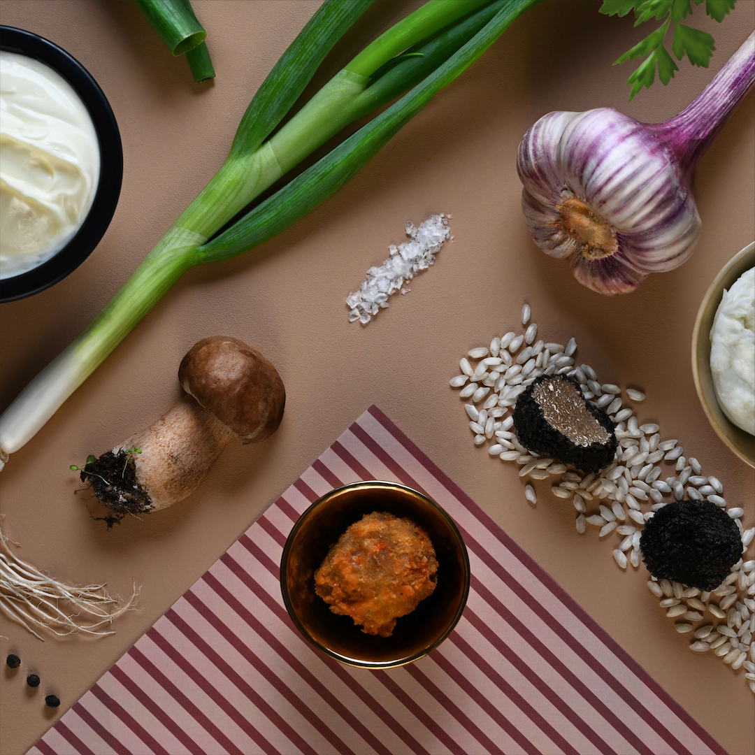 arancini met ingredienten als paddestoelen knoflook en truffel